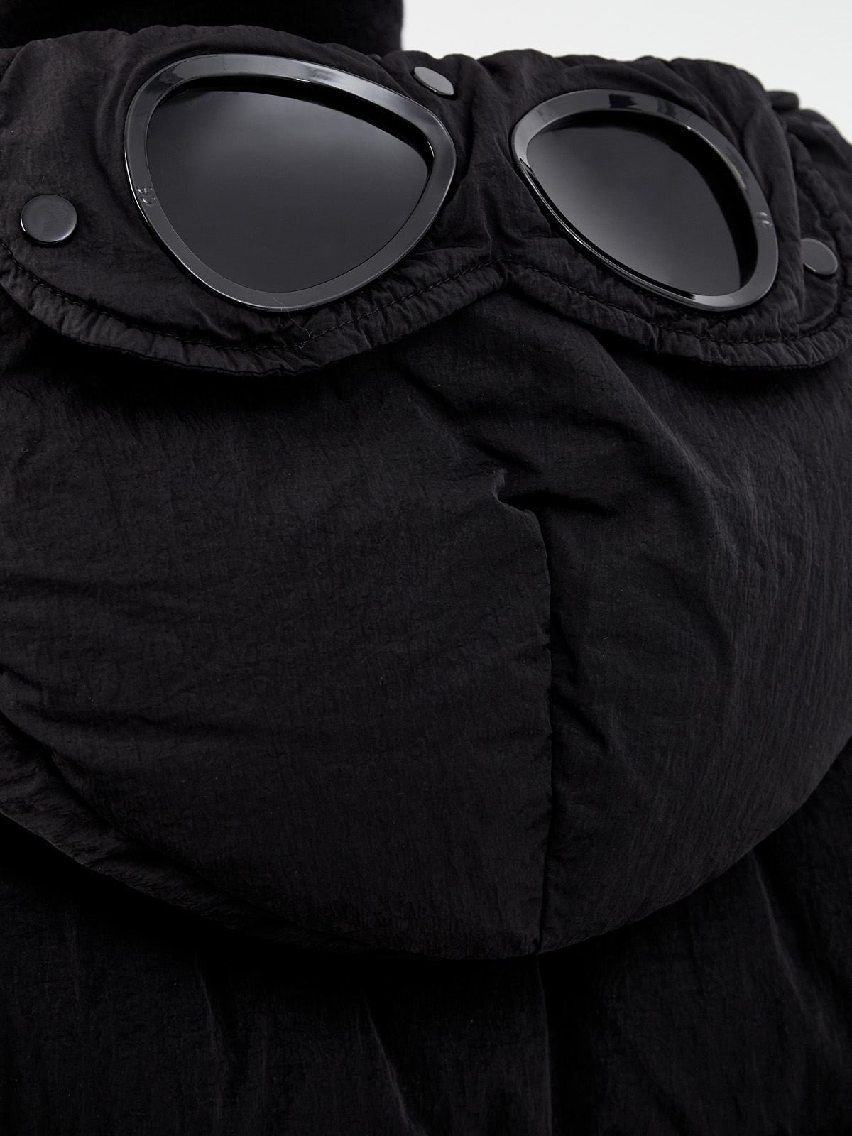 Объемный пуховик Eco-Chrome R с капюшоном Goggle C.P.COMPANY, цвет черный, размер L;XL;2XL;3XL - фото 5