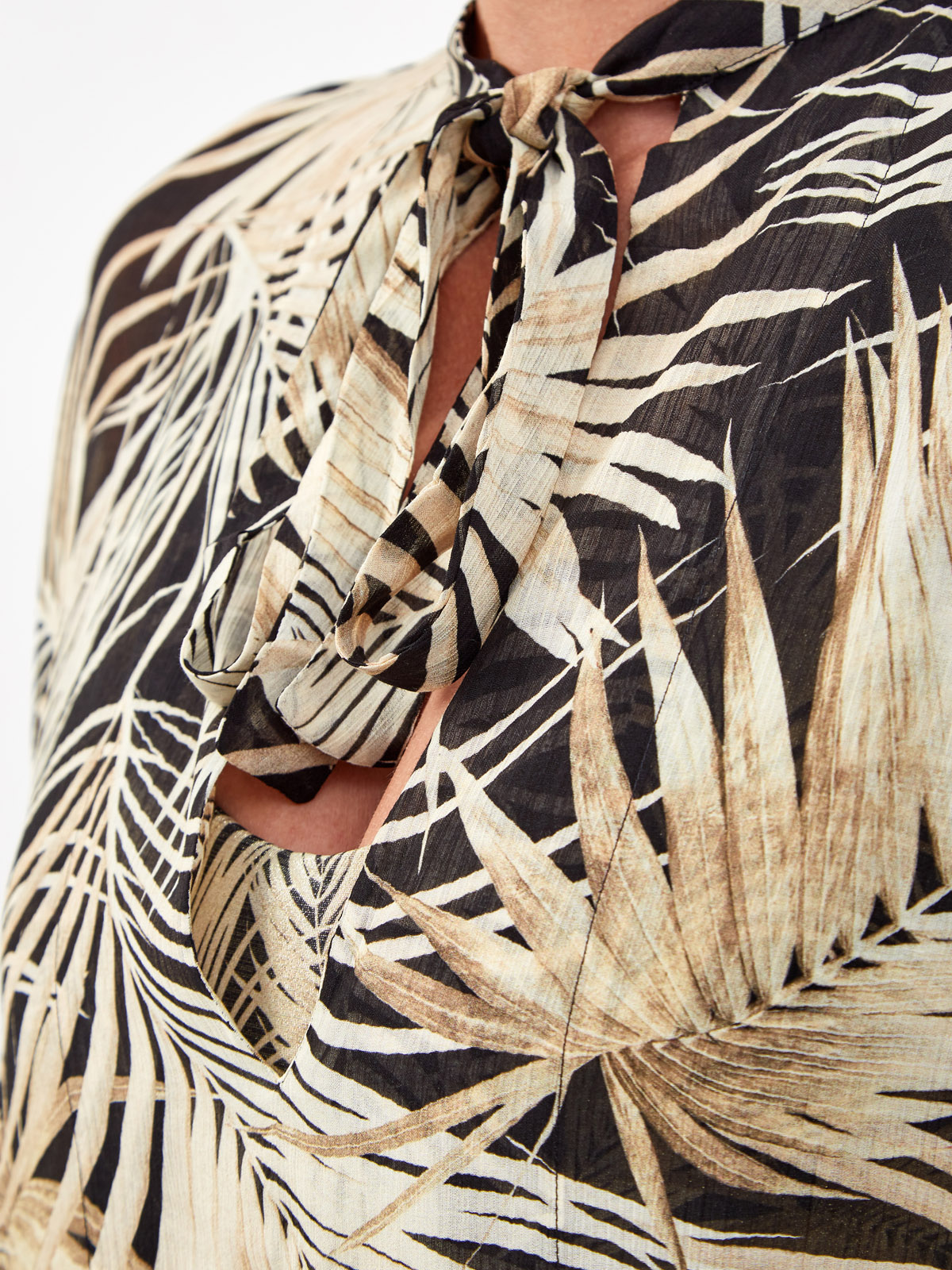 Легкая блуза из вискозы и шелка с тропическим принтом FISICO, цвет бежевый, размер M;XL;S - фото 5