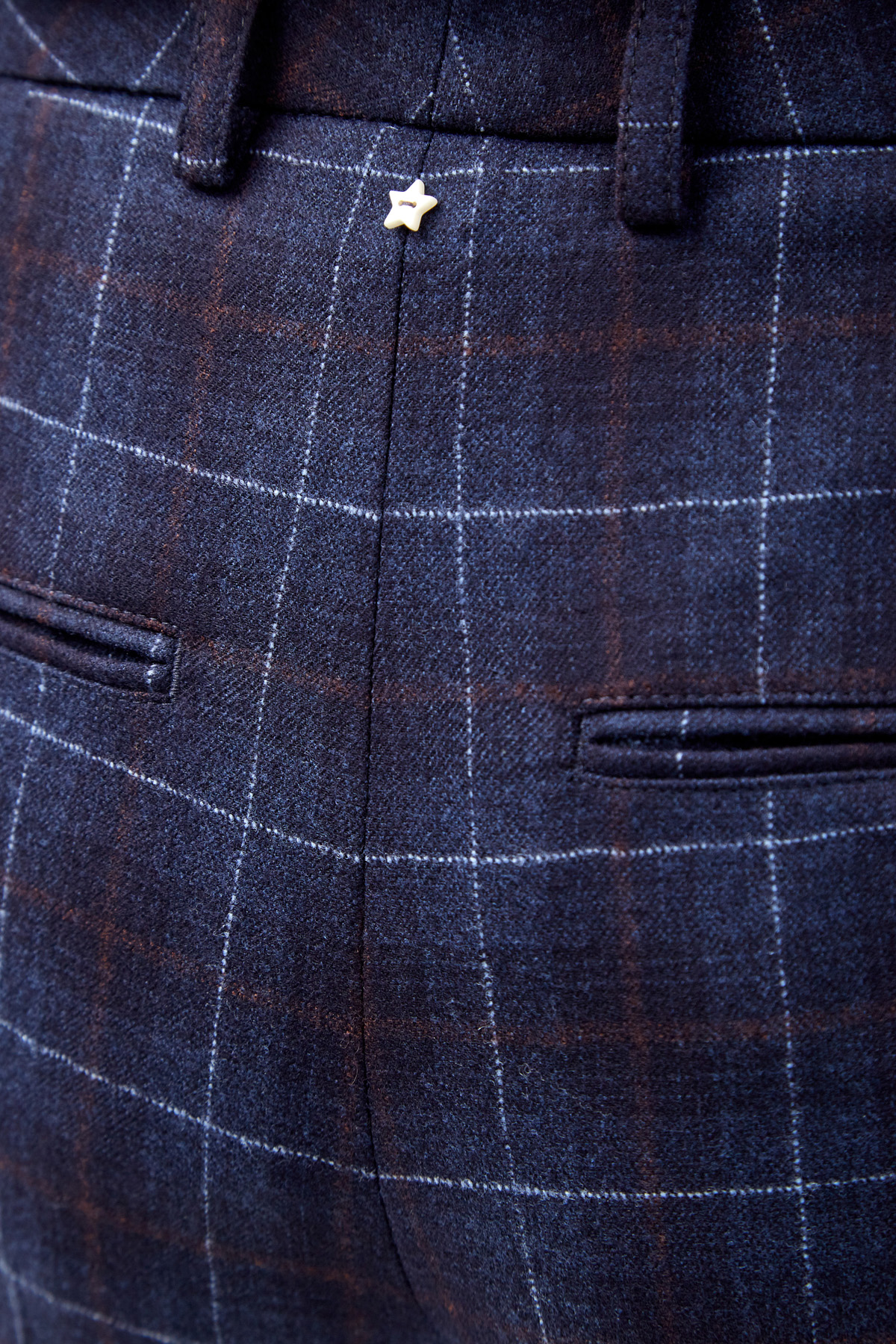 Классические брюки из итальянской шерстяной ткани LORENA ANTONIAZZI, цвет синий, размер 44 - фото 6