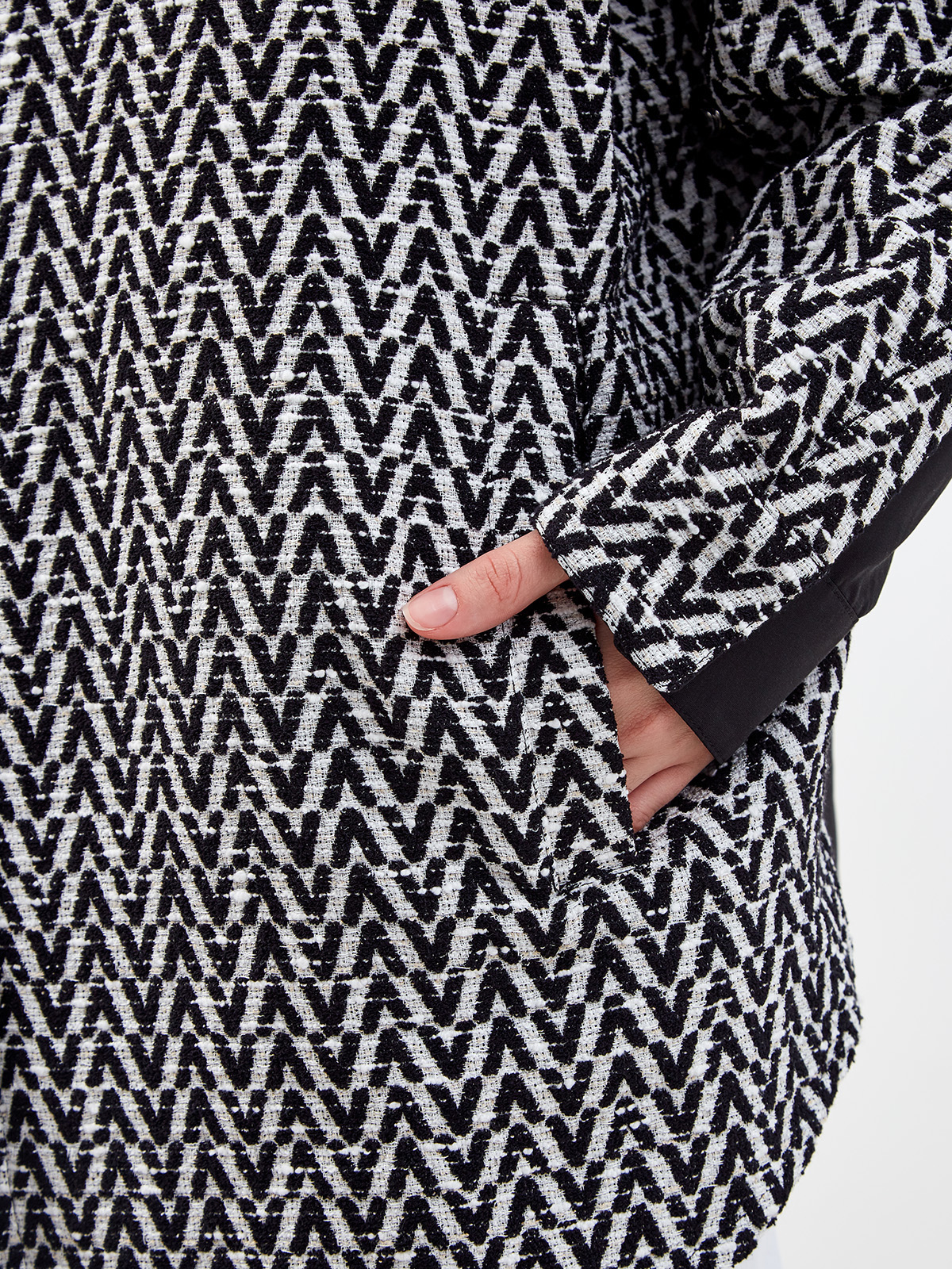 Куртка-бушлат из букле с принтом Optical Valentino VALENTINO, цвет черно-белый, размер 40;42;44;38 - фото 5