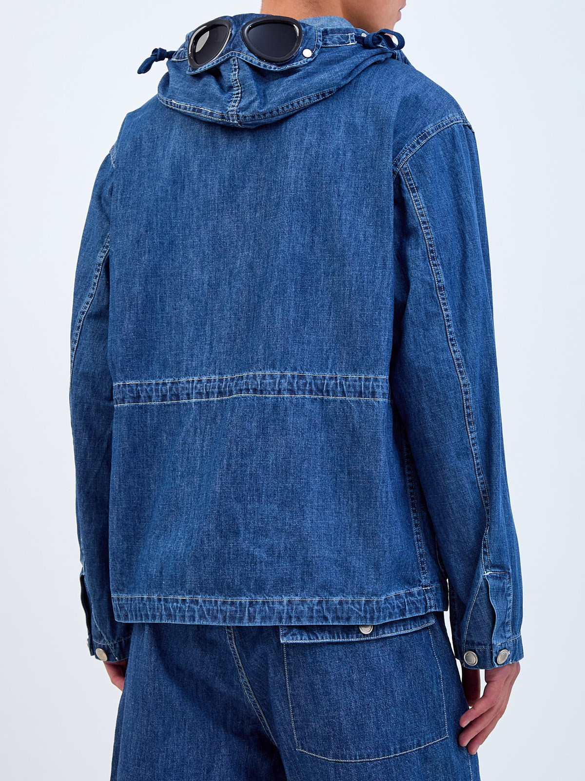 Куртка из окрашенного денима с капюшоном Google и макро-принтом C.P.COMPANY, цвет синий, размер M;L;XL - фото 4