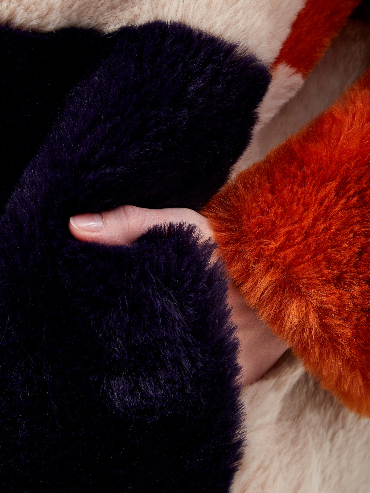 Шуба из экологически чистого меха KOBA® Fur Free Fur STELLA McCARTNEY, цвет мульти, размер 38;40 - фото 6