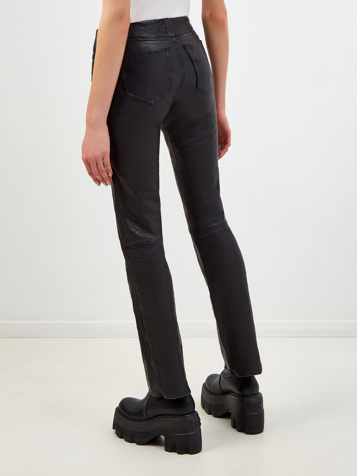 Кожаные брюки облегающего кроя с фактурным логотипом Черный, фото 4