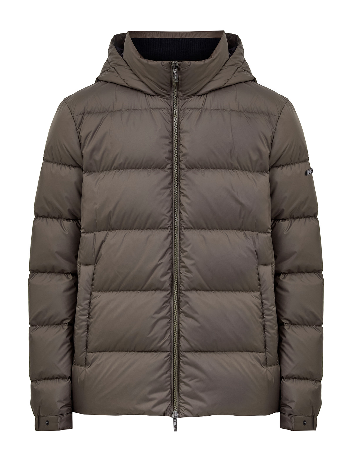 Пуховик из стеганой влагостойкой тафты с кожаной деталью 107840₽