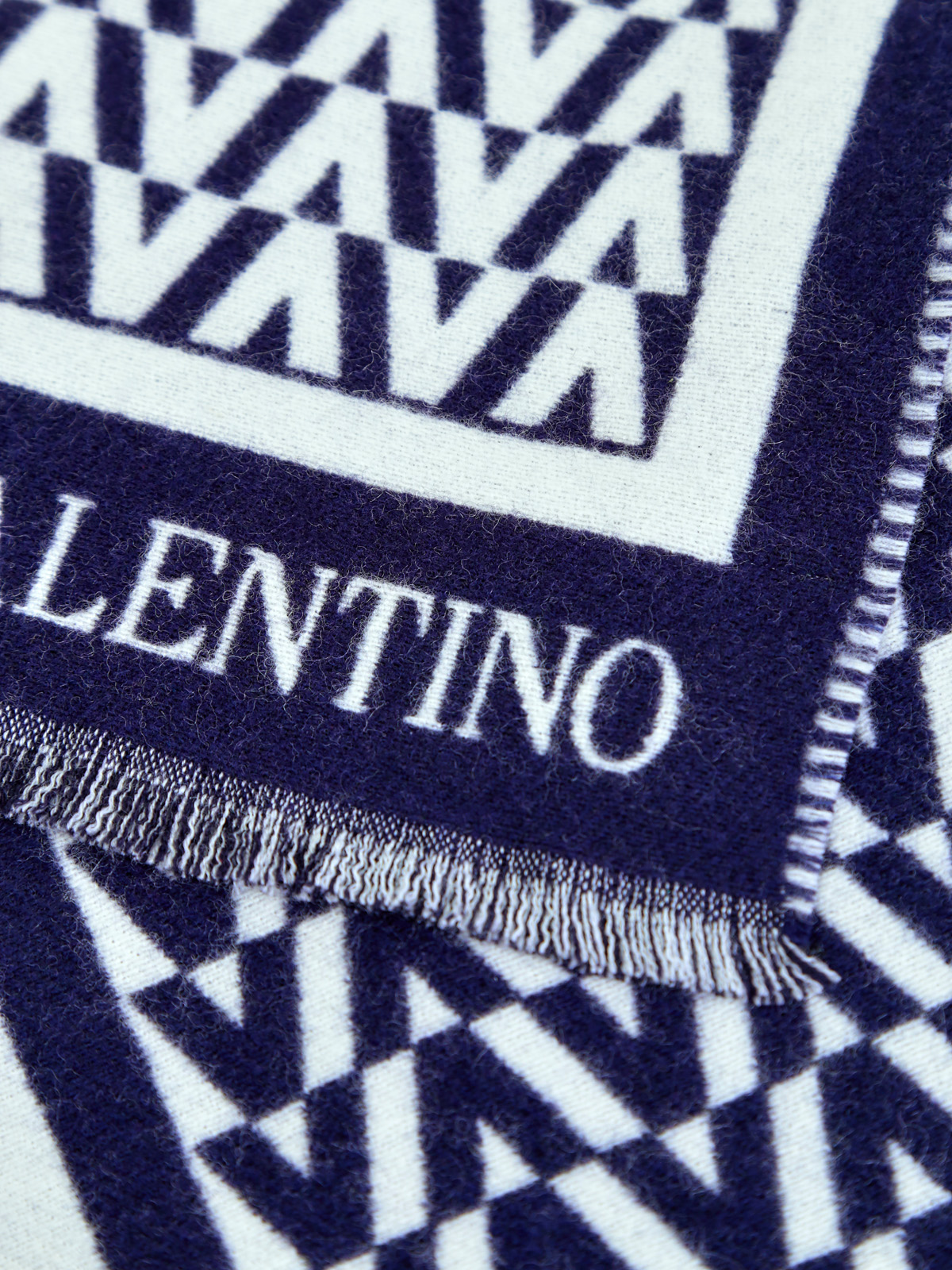 Теплый шарф из шерсти и кашемира с all-over принтом VALENTINO GARAVANI, цвет мульти, размер 36;36.5;37;37.5;38;38.5;39;40;41;39.5 - фото 2