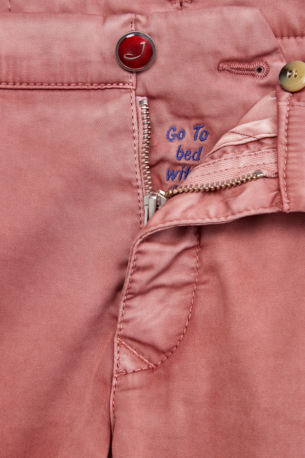 Брюки-чинос из эластичного хлопка с легким выбеленным эффектом