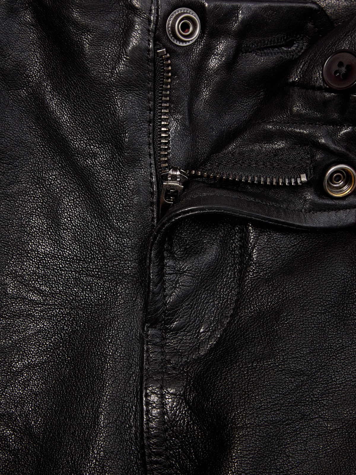 Кожаные брюки облегающего кроя с фактурным логотипом Черный, фото 6