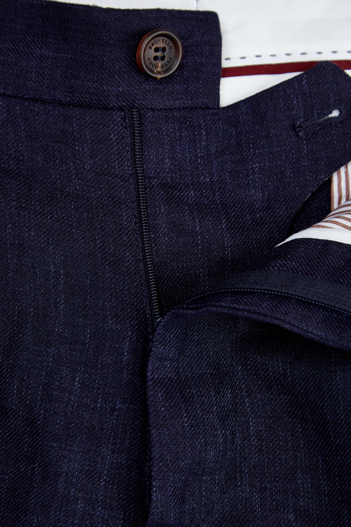 Льняные брюки из ткани делаве с текстурой денима BRUNELLO CUCINELLI, цвет синий, размер 48;50;56 - фото 5