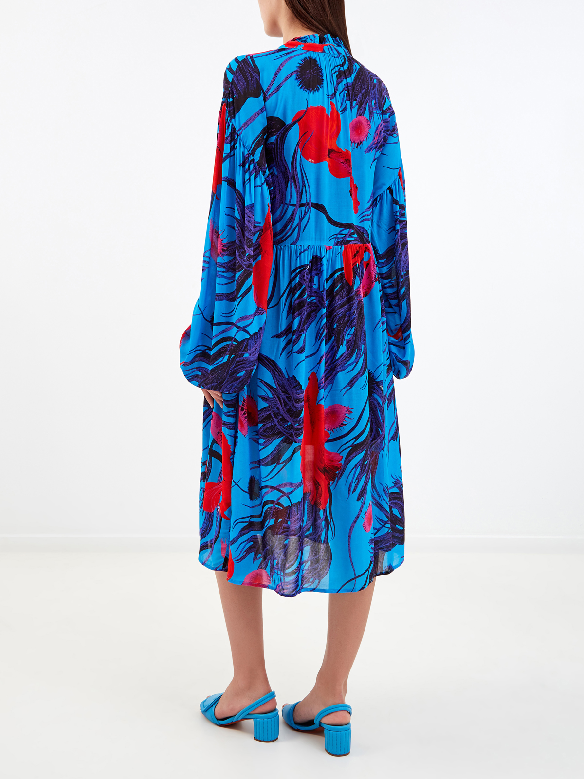 Яркое платье-миди из шифона с флористическим принтом ICE PLAY, цвет синий, размер S;M;L;XL - фото 4