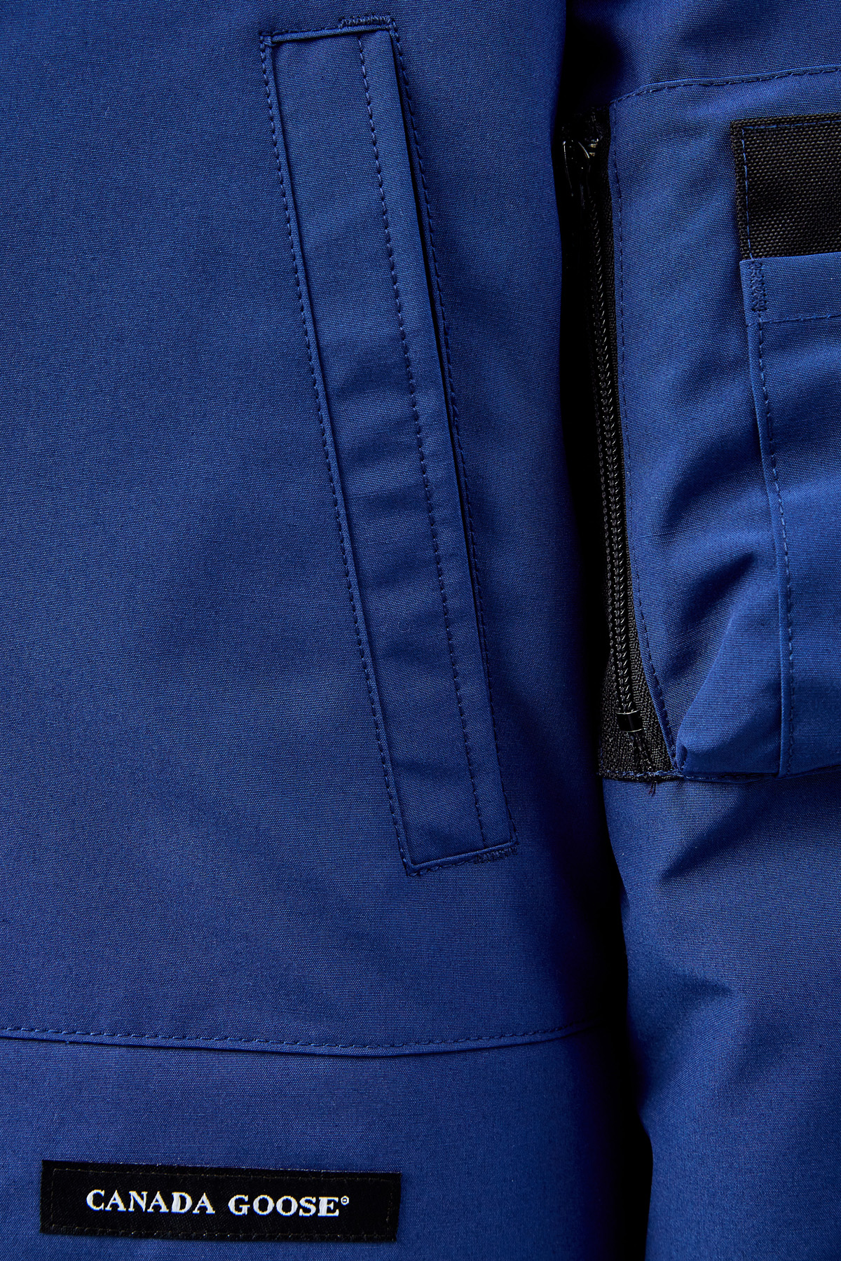 Бомбер Chilliwack из ткани Arctic-Tech с мехом койота CANADA GOOSE, цвет синий, размер XL - фото 6