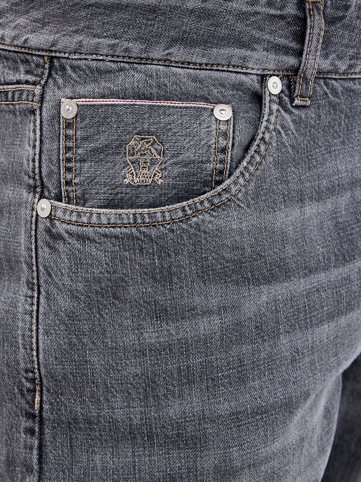 Окрашенные в готовом виде джинсы из денима курабо BRUNELLO CUCINELLI, цвет серый, размер 48;50;52 - фото 5