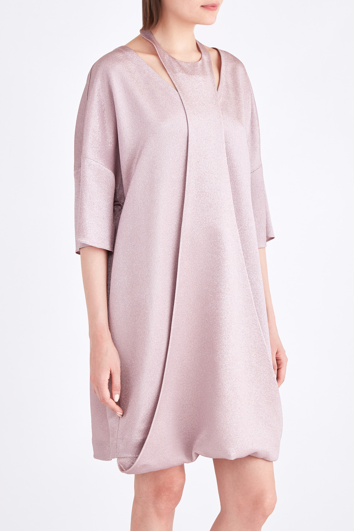 Платье из тисненого металлизрованного атласа с воротником-халтером VALENTINO, цвет розовый, размер 42;44 - фото 3