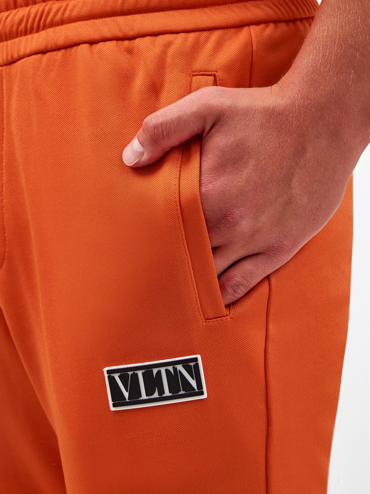 Спортивные брюки из технического хлопка VLTN TAG VALENTINO, цвет оранжевый, размер 48;52;50 - фото 5