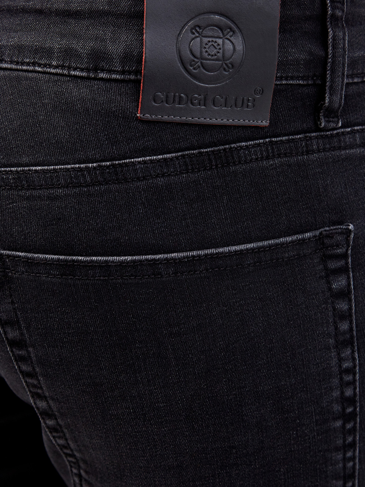 Однотонные джинсы с нашивкой из кожи на поясе CUDGI, цвет черный, размер 50;52;58 - фото 6