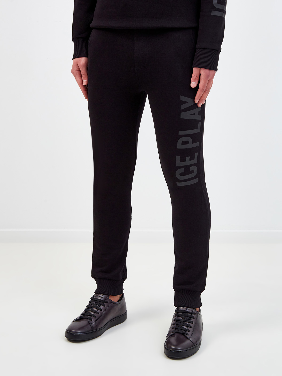 Спортивные брюки с макро-принтом в стиле леттеринг ICE PLAY, цвет черный, размер S;XL - фото 3