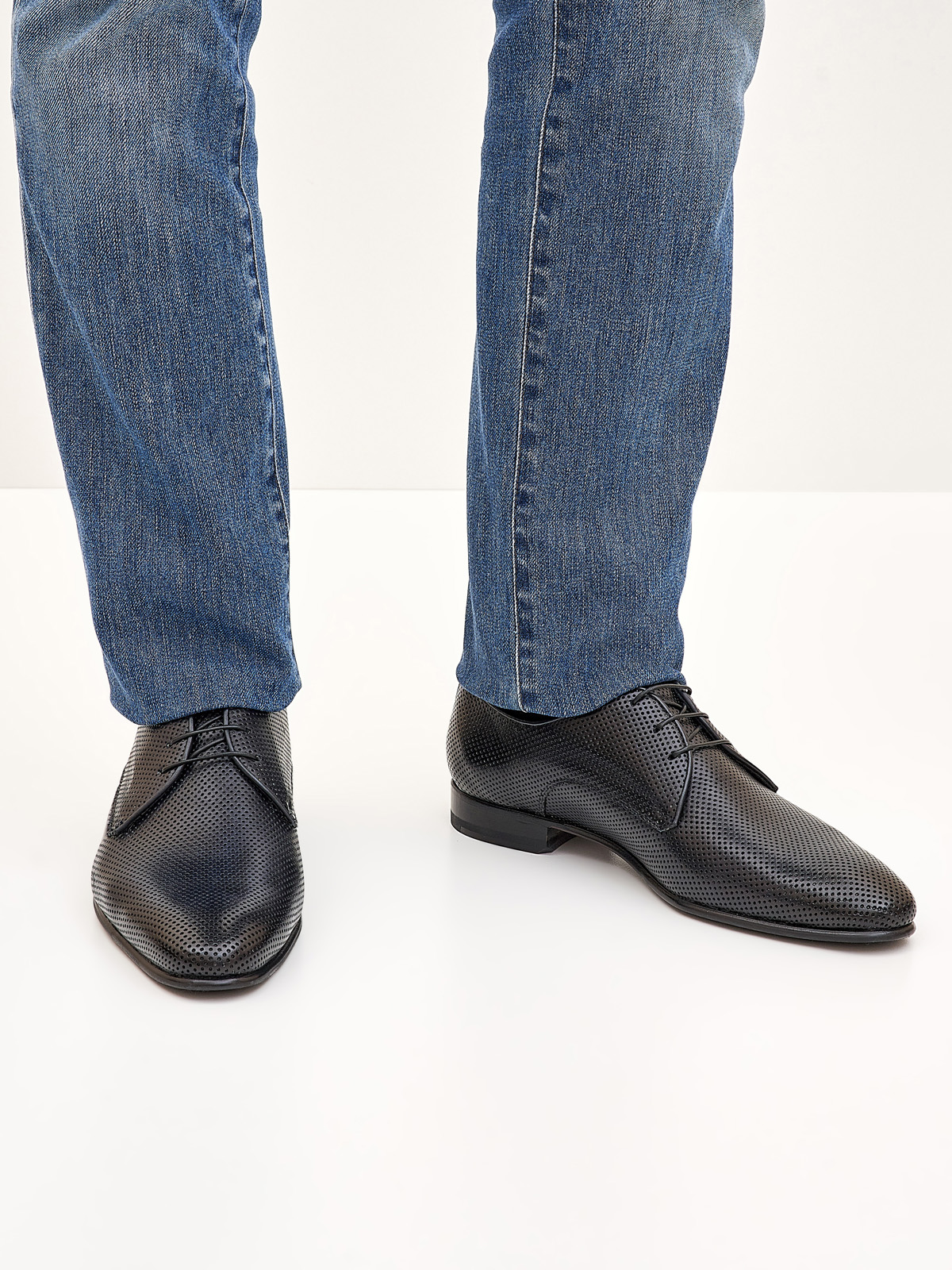 Туфли-дерби из гладкой кожи с перфорацией PELLETTIERI DI PARMA, цвет черный, размер 40;41;42 - фото 2