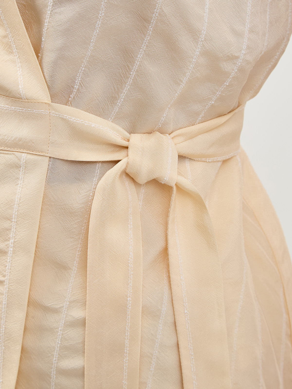 Легкая блуза без рукавов с фактурной прострочкой и поясом-лентой GENTRYPORTOFINO, цвет бежевый, размер 40;42 - фото 5