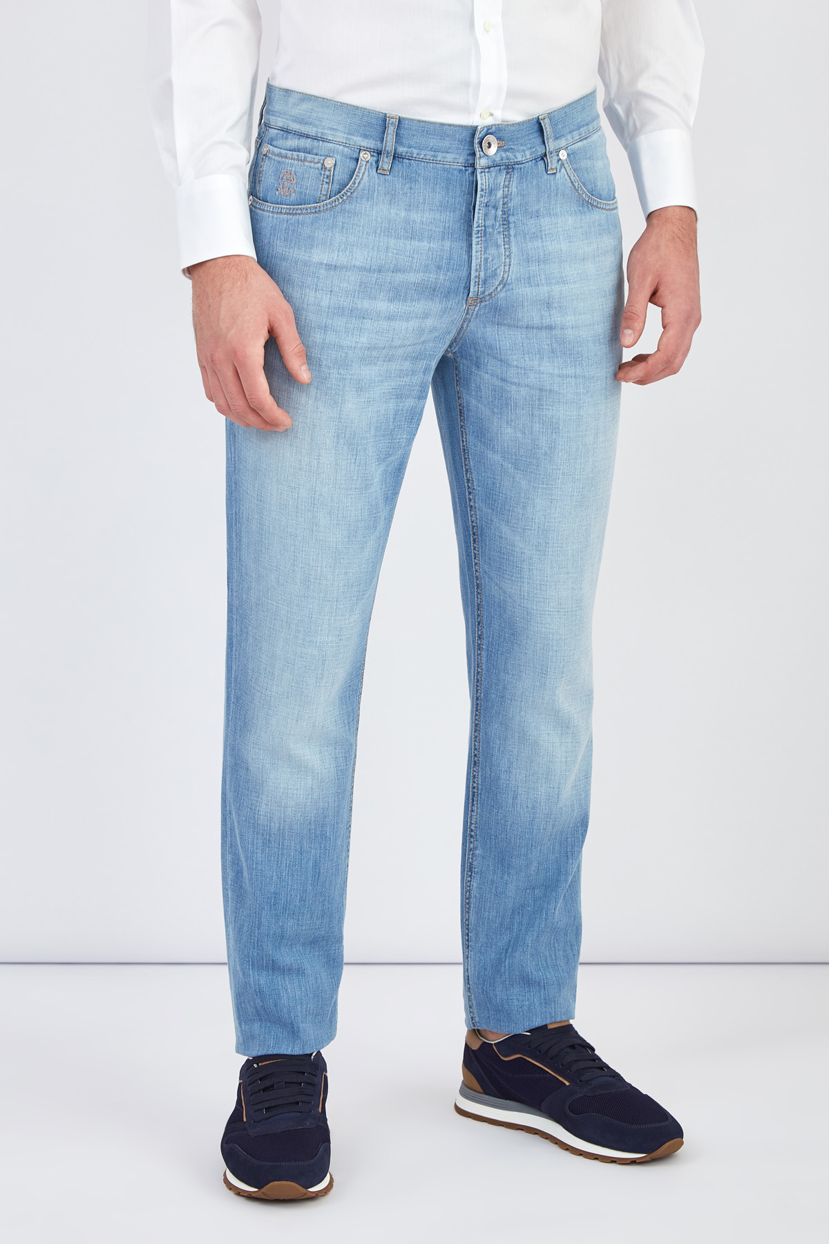 Зауженные джинсы из плотного денима с выбеленным эффектом BRUNELLO CUCINELLI, цвет голубой, размер 46 - фото 3