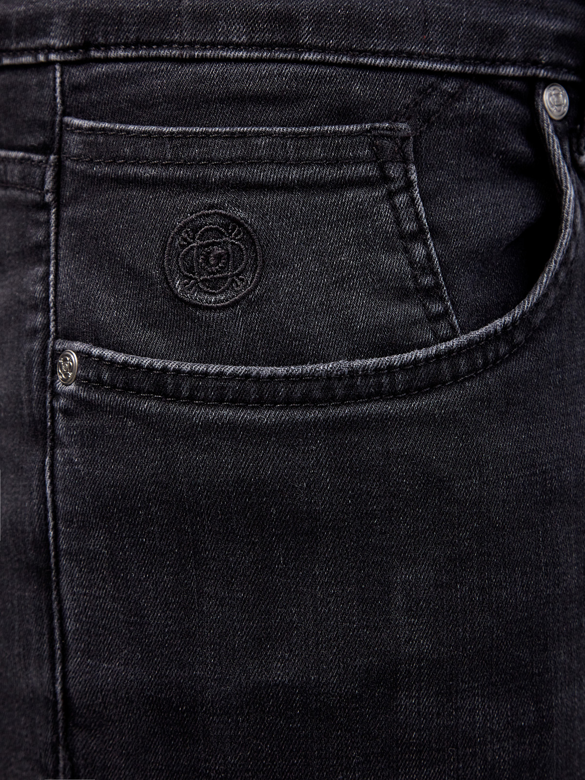 Однотонные джинсы с нашивкой из кожи на поясе CUDGI, цвет черный, размер 50;52;58 - фото 5