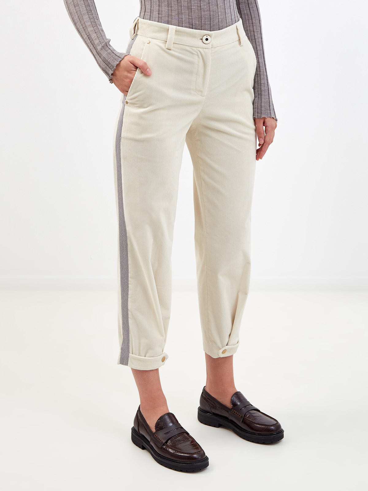 Элегантные брюки из плотного хлопкового вельвета с лампасами LORENA ANTONIAZZI, цвет белый, размер 38;44 - фото 3