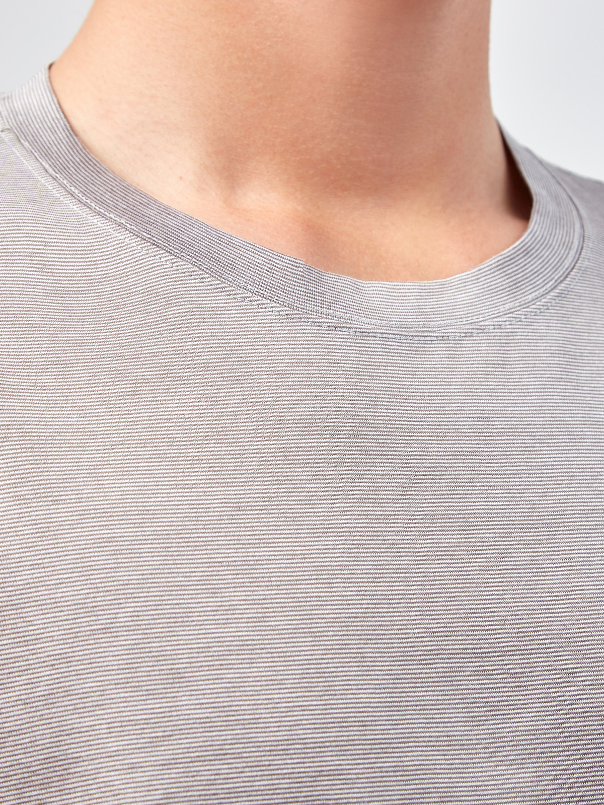 Хлопковая футболка с микро-принтом в тонкую полоску GRAN SASSO, цвет серый, размер 48;52;54;56;50 - фото 5