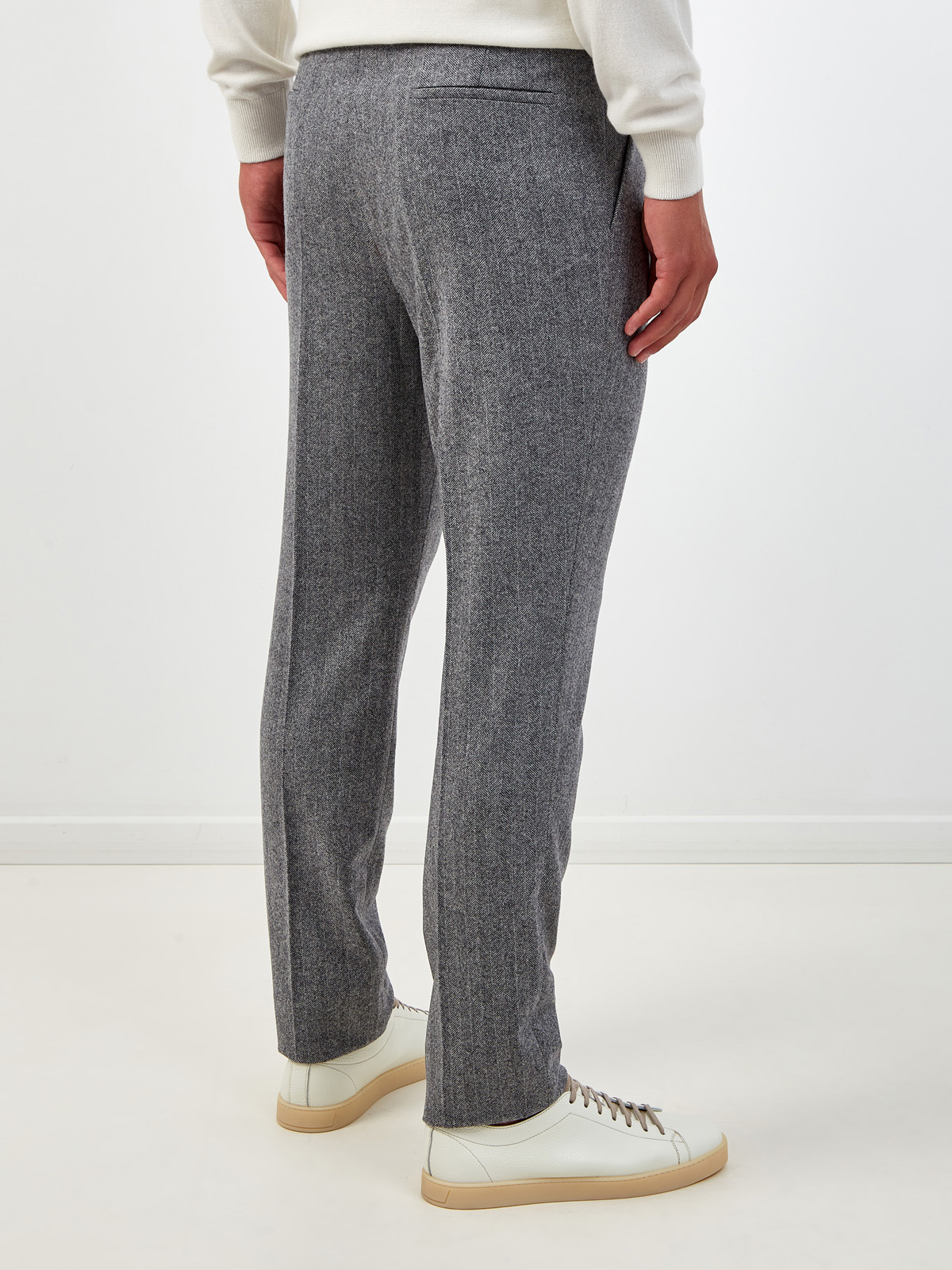 Шерстяные брюки в стиле sprezzatura с защипами BRUNELLO CUCINELLI, цвет серый, размер 46;50;52 - фото 4