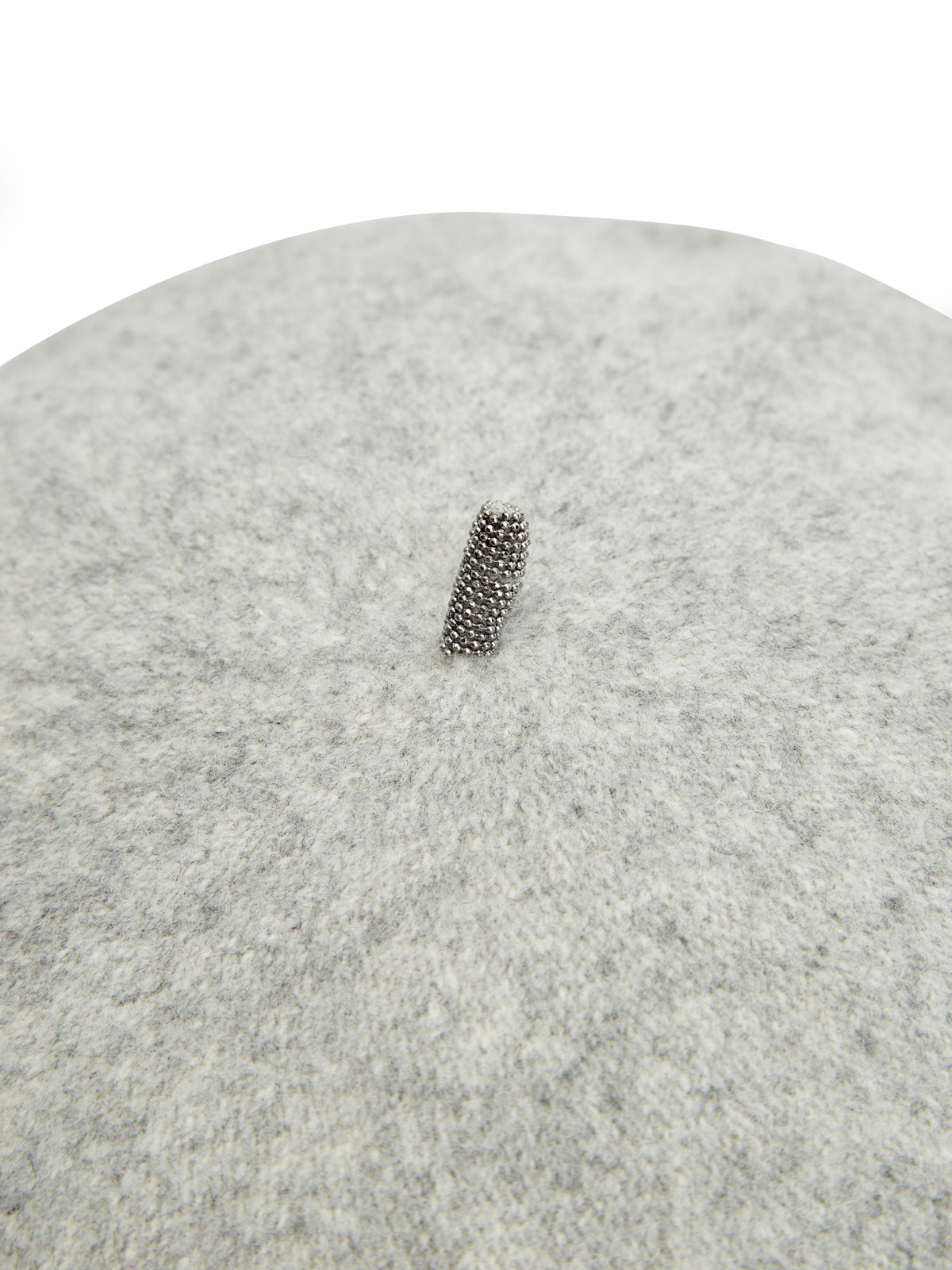Шерстяной берет с деталью из ювелирных цепочек Мониль BRUNELLO CUCINELLI, цвет серый, размер L - фото 4