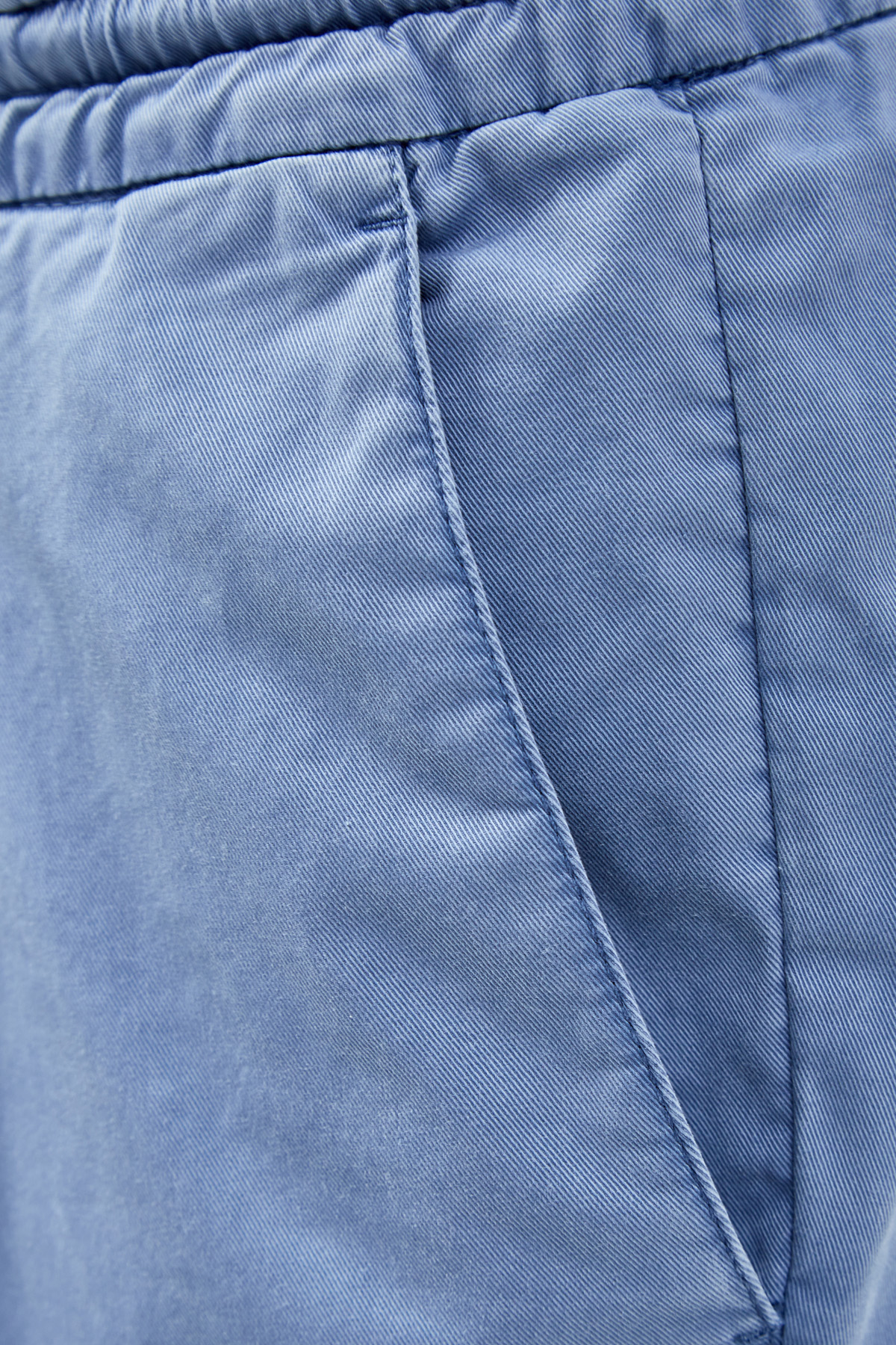Брюки из хлопкового габардина в стиле casual BRUNELLO CUCINELLI, цвет голубой, размер 48;50 - фото 5