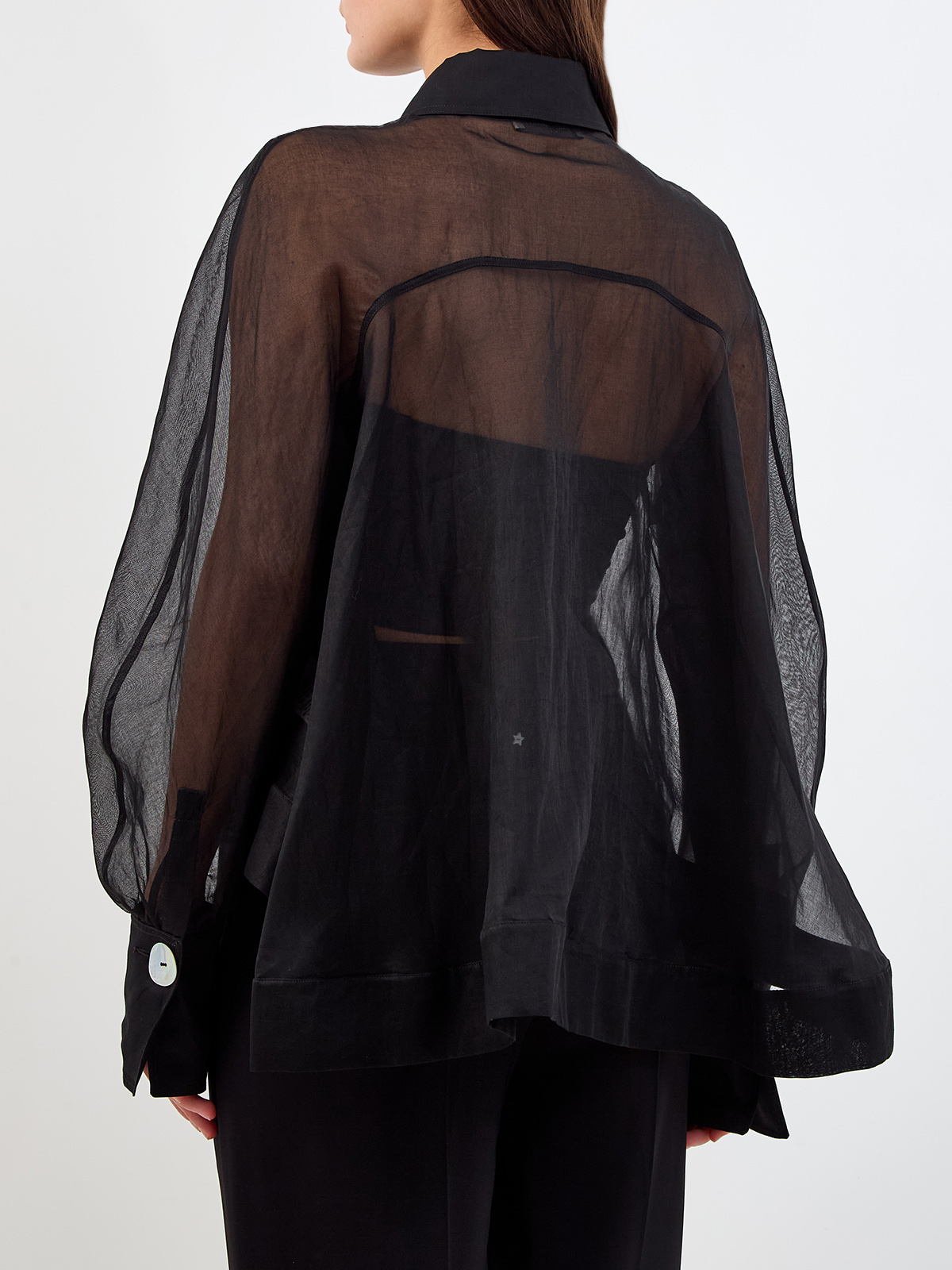 Полупрозрачная блуза из хлопкового шифона с перламутровой пуговицей GENTRYPORTOFINO, цвет черный, размер 40;44 - фото 4