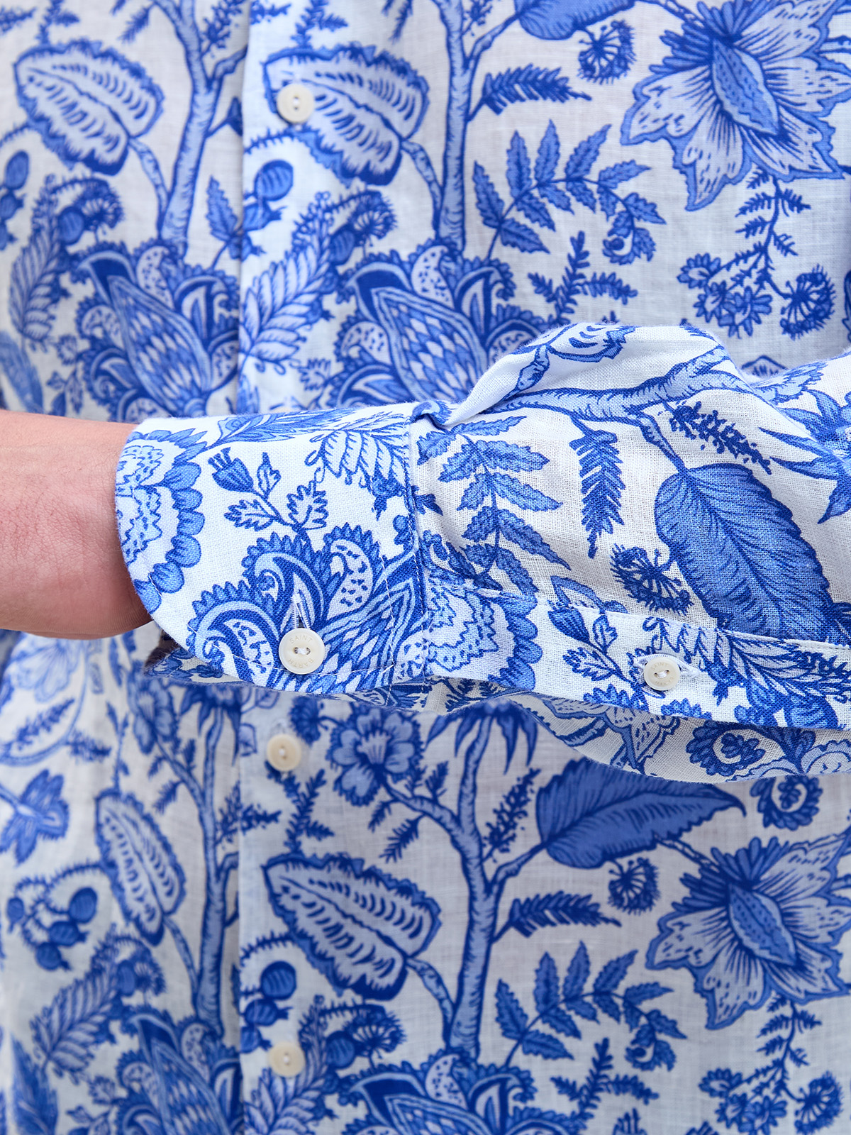 Рубашка из дышащей льняной ткани с флористическим принтом MC2 SAINT BARTH, цвет голубой, размер 48;50;52;54;56 - фото 5