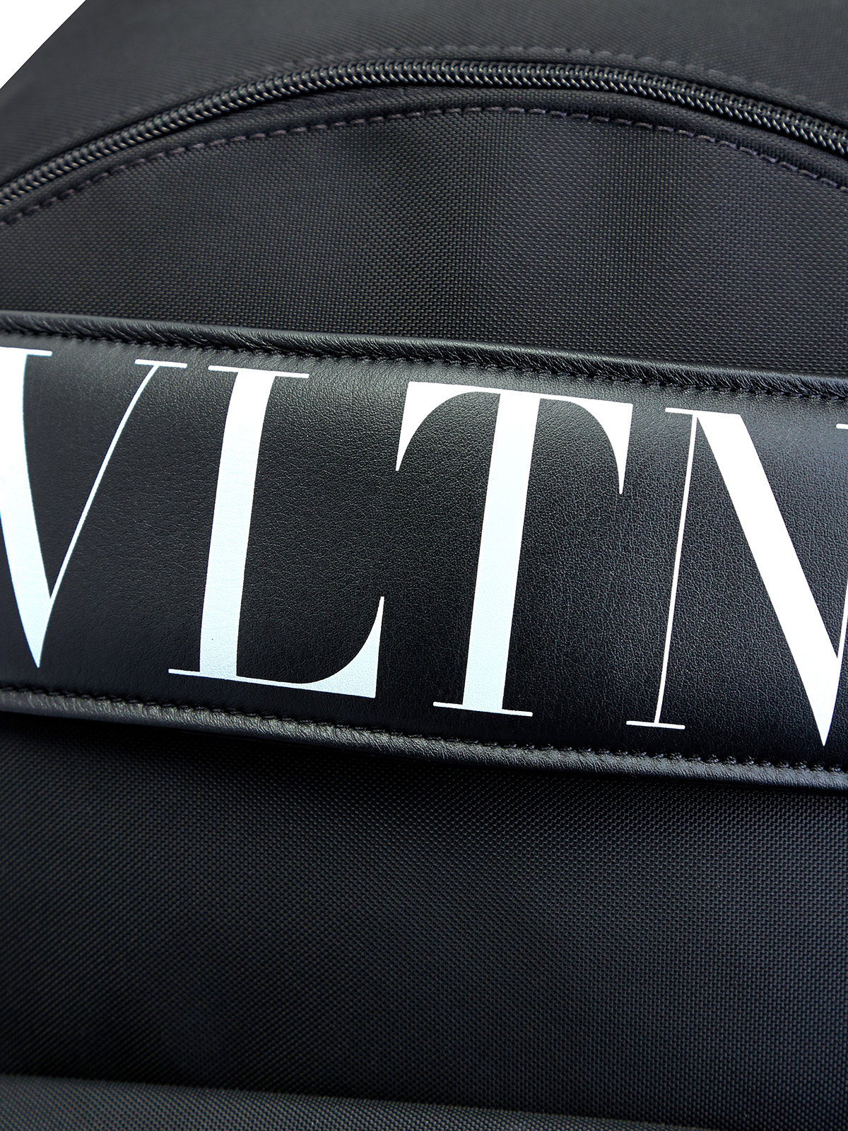 Рюкзак VLTN с плечевым ремнем из телячьей кожи наппа VALENTINO, цвет черный, размер 42 - фото 6