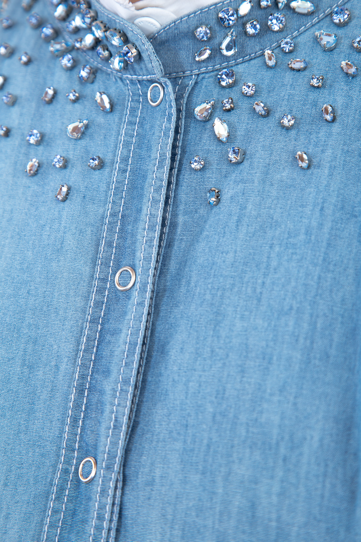 Рубашка из тонкого денима с воротом-стойкой и россыпью кристаллов ERMANNO SCERVINO, цвет голубой, размер 42 - фото 5