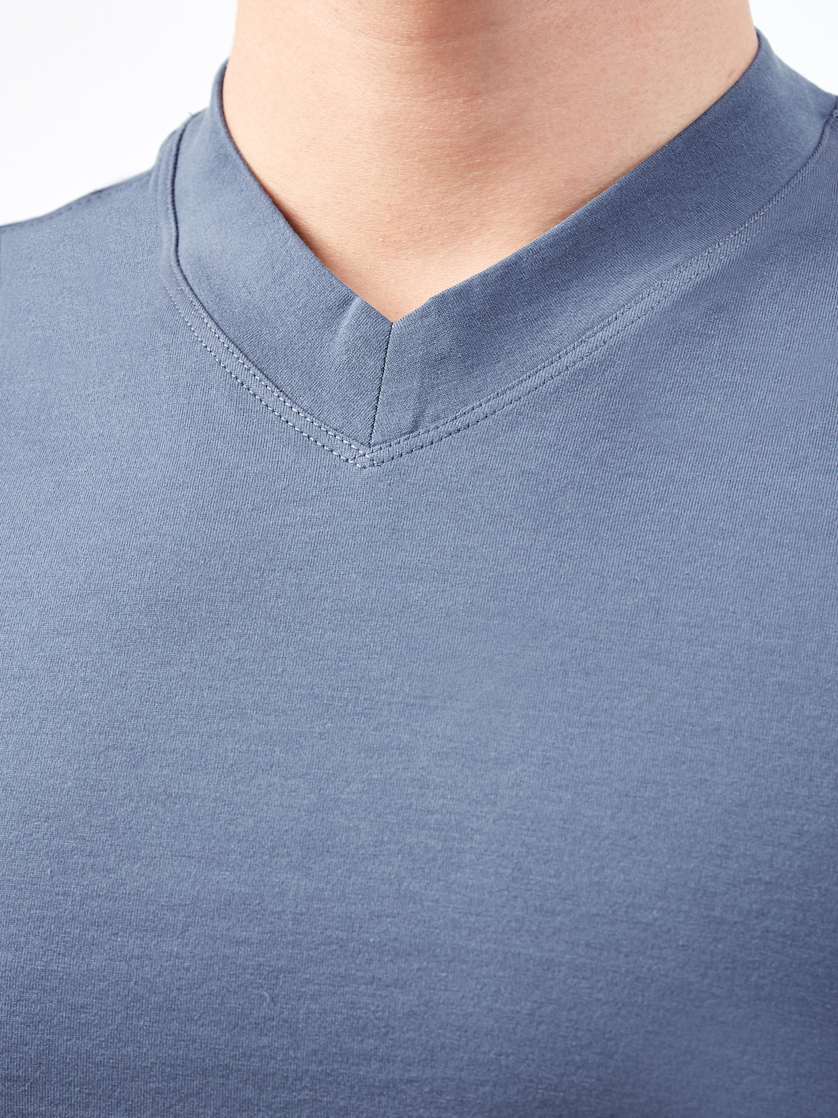 Однотонная футболка из джерси с  V-образным вырезом BRUNELLO CUCINELLI, цвет синий, размер 52;54;58;60;48 - фото 5