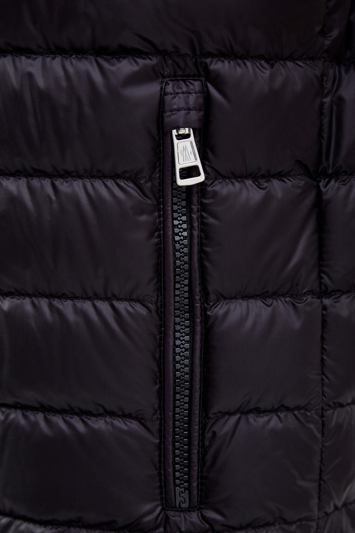 Утепленный пухом жилет в байкерском стиле MONCLER, цвет черный, размер 2XL;L - фото 6