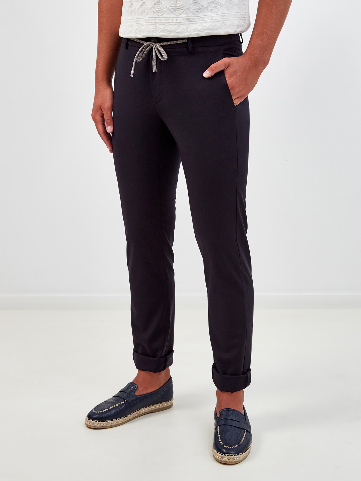 Однотонные брюки из шерстяной ткани с поясом на кулиске CANALI, цвет черный, размер 46;50;56;48 - фото 3