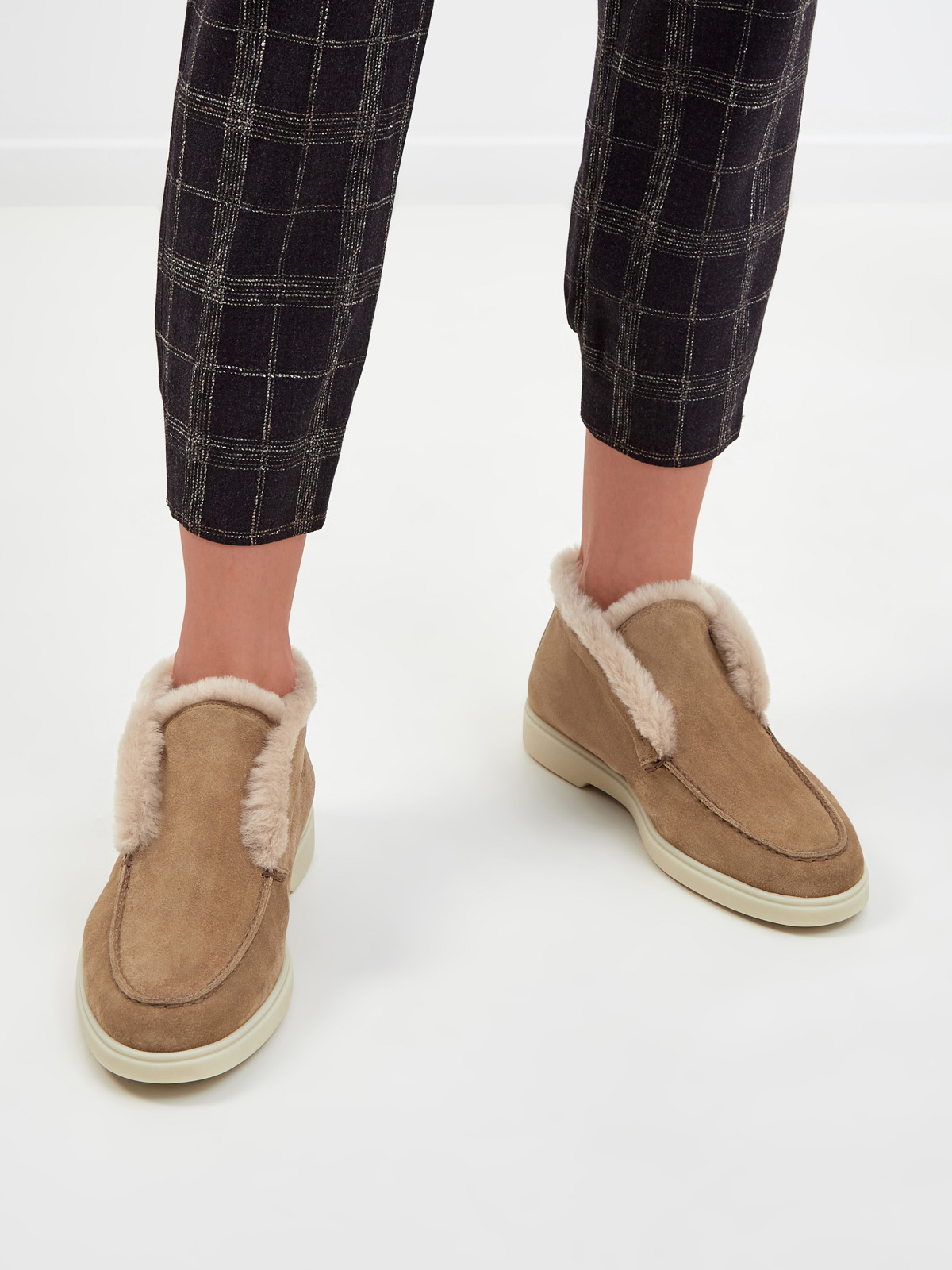 Замшевые ботинки на подкладке из овчины SANTONI, цвет коричневый, размер 37.5;38.5;39;40 - фото 2