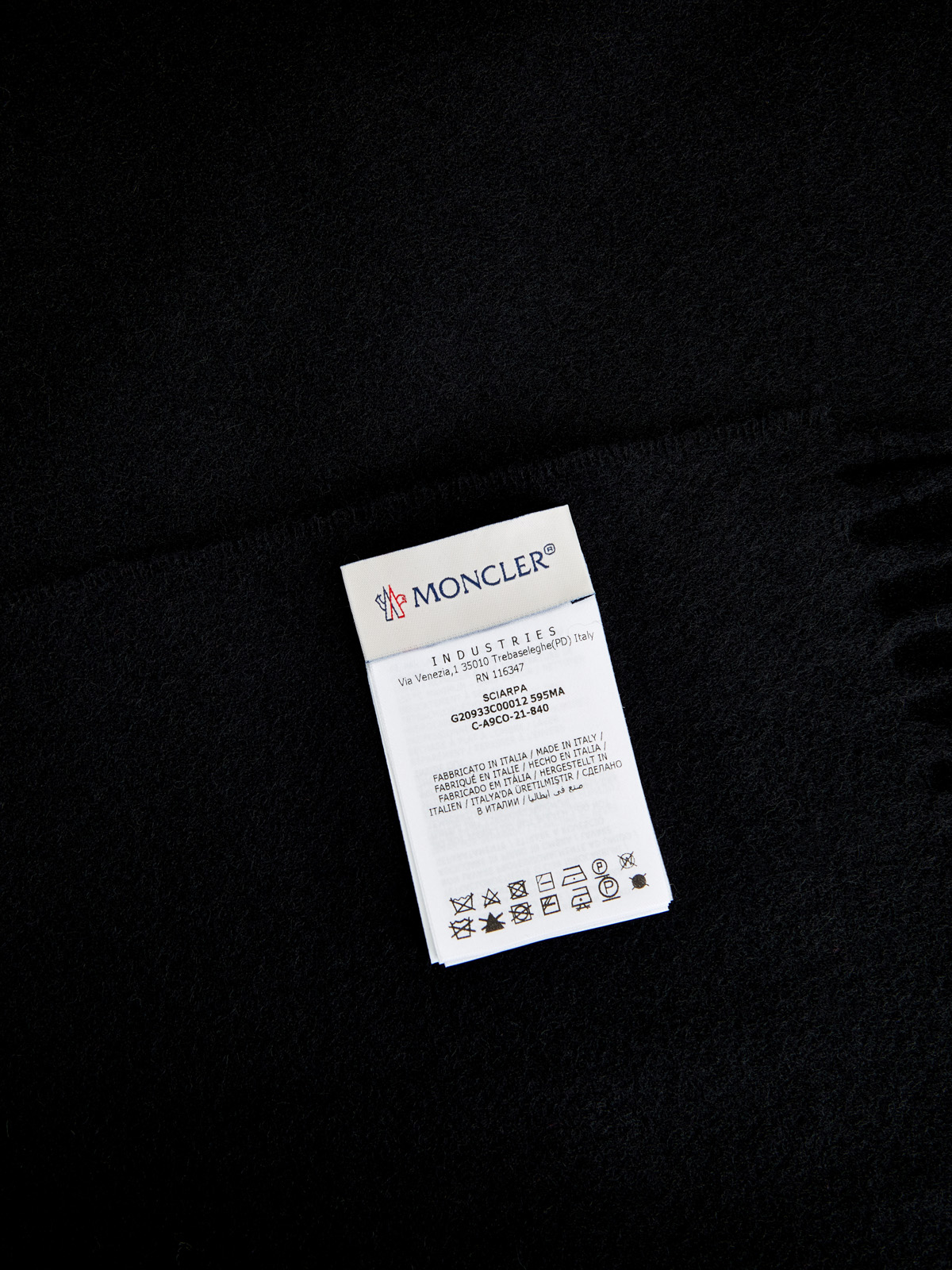 Однотонный шарф с эмблемой в технике жаккард MONCLER, цвет черный, размер 36;36.5;37.5;38;38.5;39;40 - фото 4