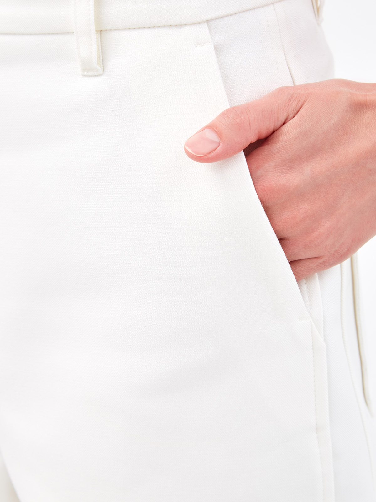 Саржевые шорты с объемными швами и литой символикой «V» VALENTINO, цвет белый, размер 38;42;40 - фото 5