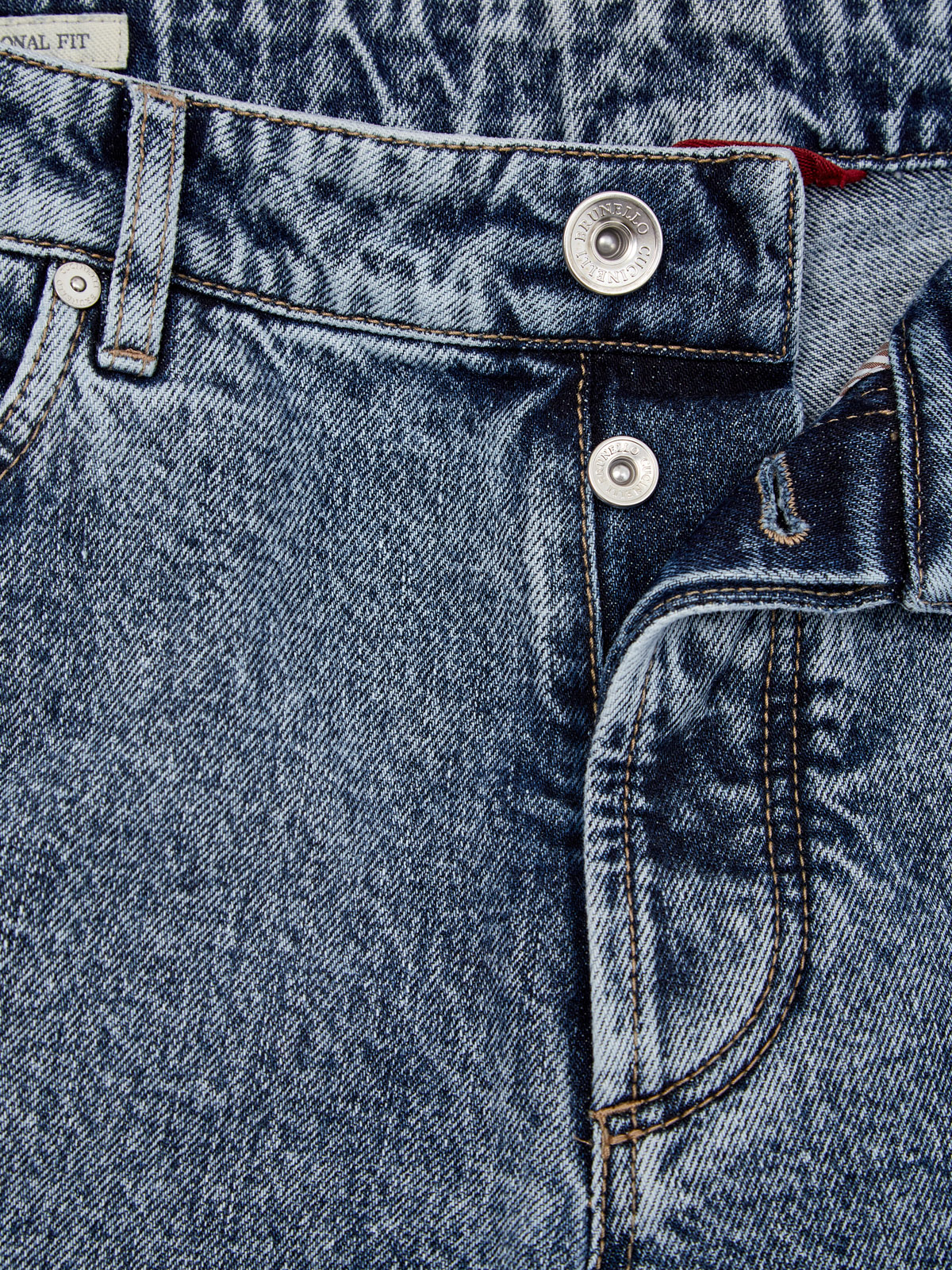 Джинсы из винтажного денима Aged с застежкой на пуговицы BRUNELLO CUCINELLI, цвет голубой, размер 46;48;50;52;54 - фото 6