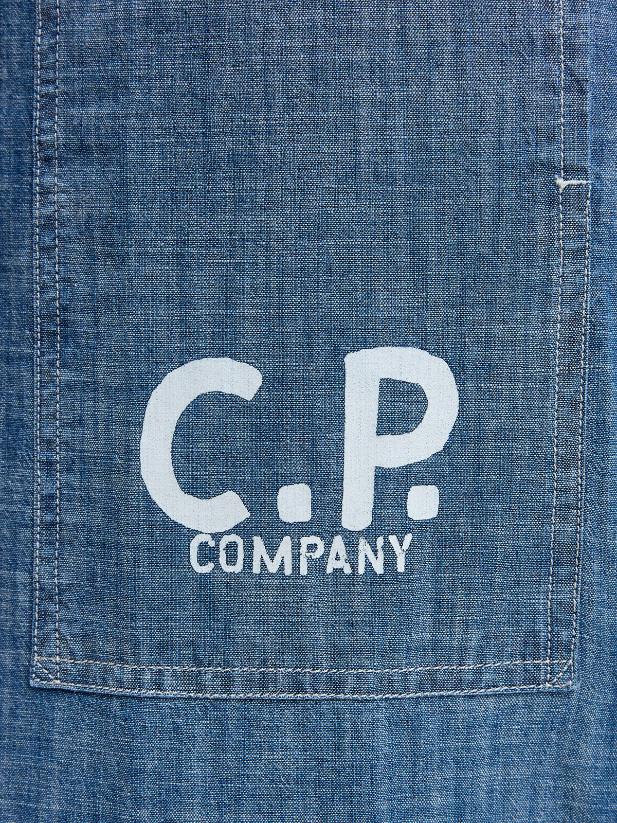 Рубашка из тонкого хлопкового денима Chambray с принтом C.P.COMPANY, цвет голубой, размер M;L;XL - фото 5