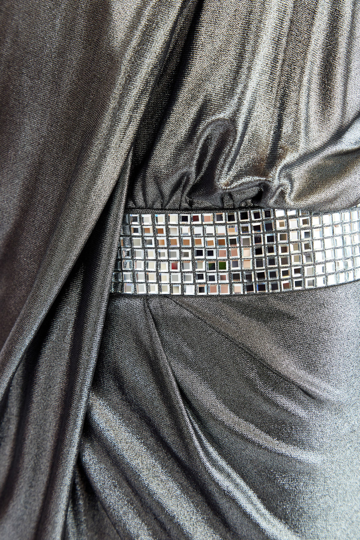 Асимметричное платье-макси с выполненной вручную зеркальной отделкой BALMAIN, цвет серебристый, размер 38 - фото 5