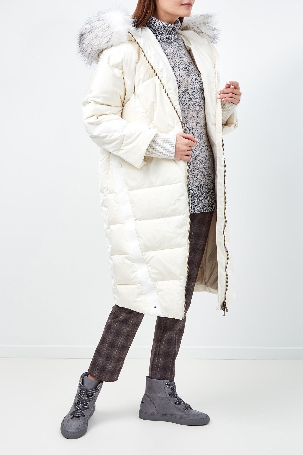 Стеганая удлиненная куртка с вязаной отделкой LORENA ANTONIAZZI, цвет белый, размер 42;40 - фото 2