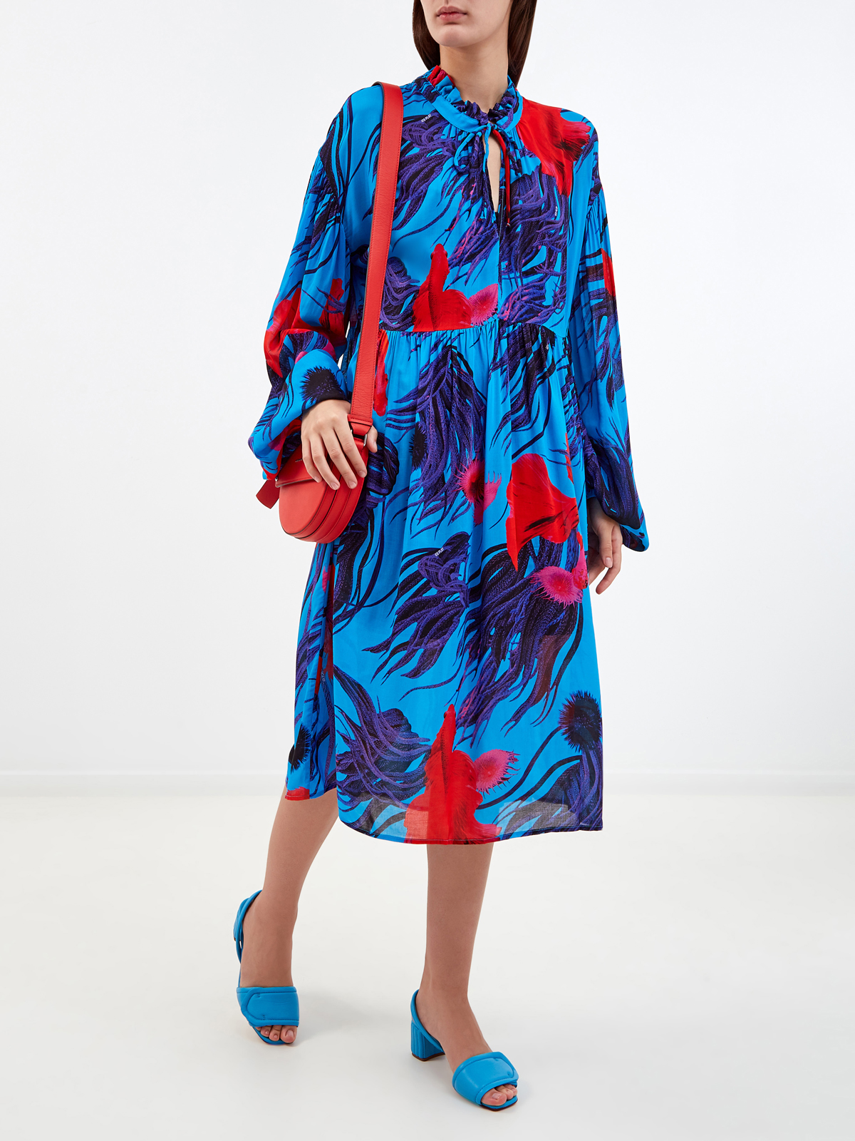 Яркое платье-миди из шифона с флористическим принтом ICE PLAY, цвет синий, размер S;M;L;XL - фото 2