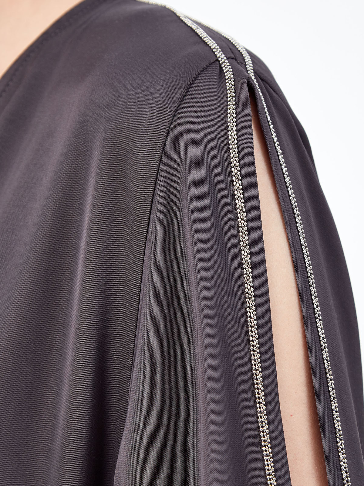 Струящееся платье с разрезами и ювелирными цепочками PESERICO, цвет черный, размер 48 - фото 3