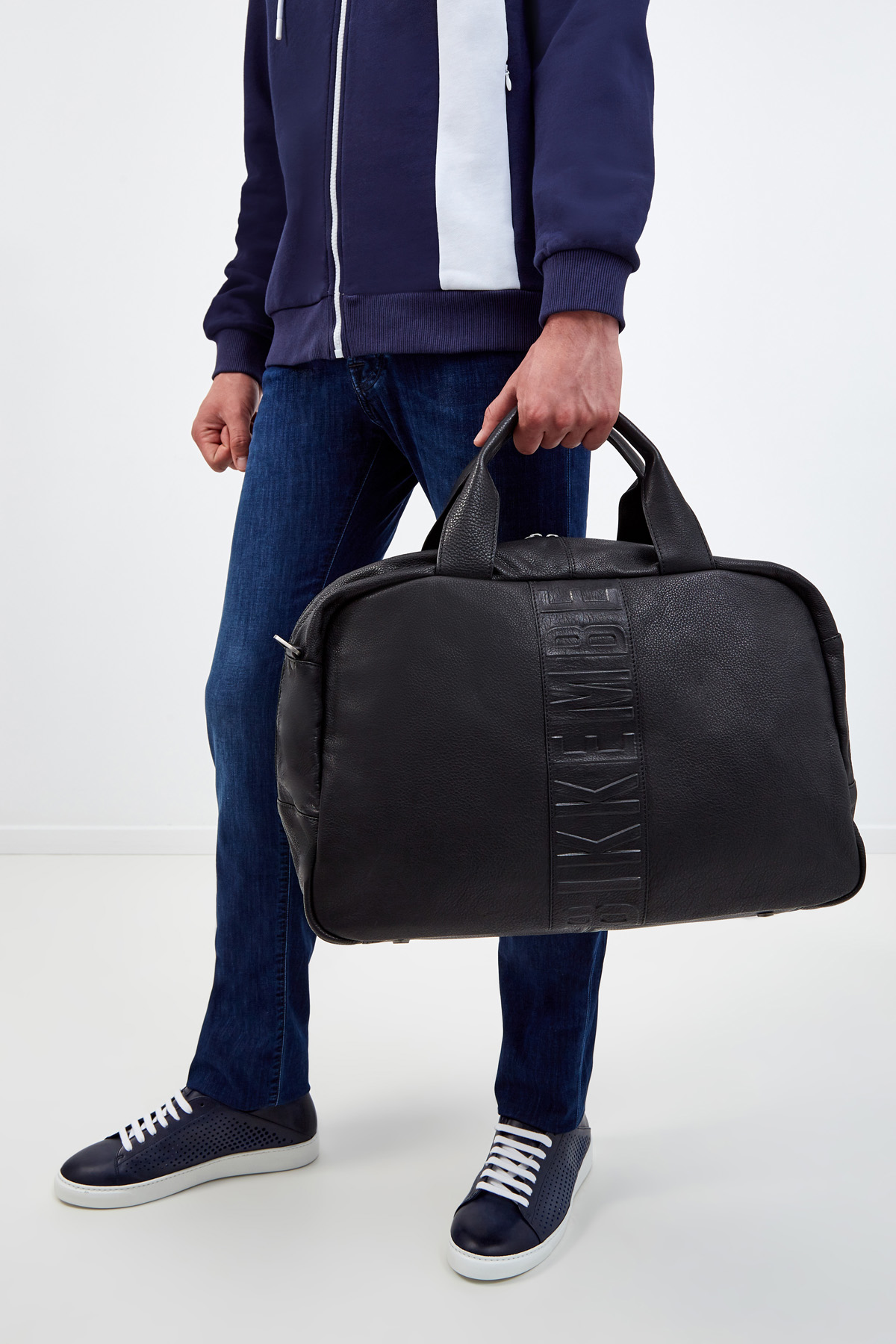 Дорожная сумка из текстурированной кожи с плечевым ремнем BIKKEMBERGS, цвет черный, размер 2XL;M - фото 2