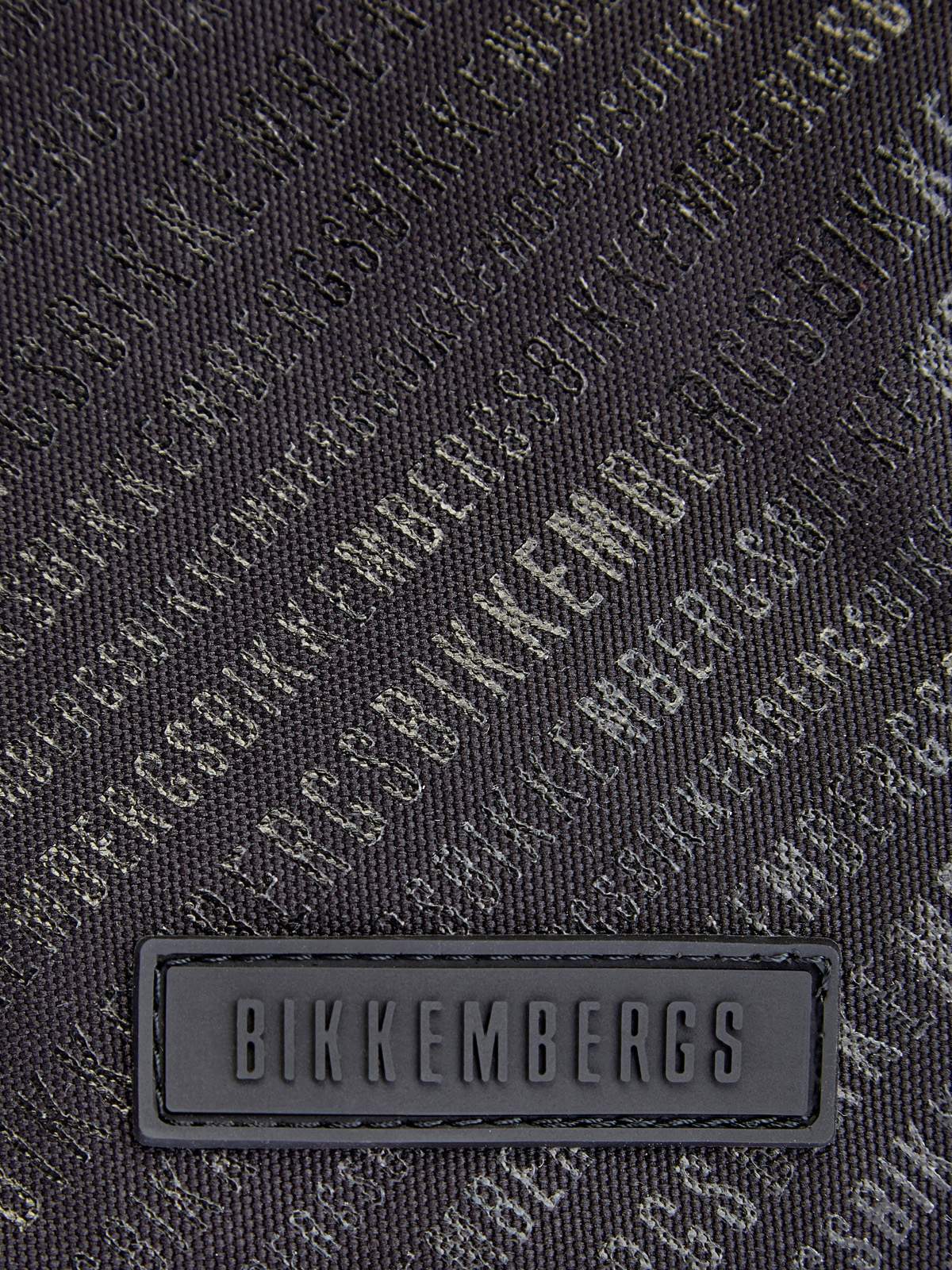 Компактная сумка с принтом и ярким макро-пуллером BIKKEMBERGS, цвет черный, размер 48;50;52;54;56;60 - фото 5