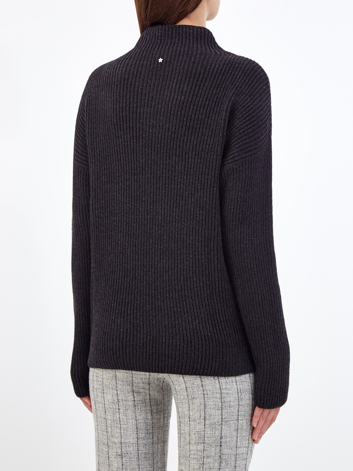 Пуловер из шерсти и шелка с вплетенными пайетками LORENA ANTONIAZZI, цвет черный, размер 40;42;44;46 - фото 4