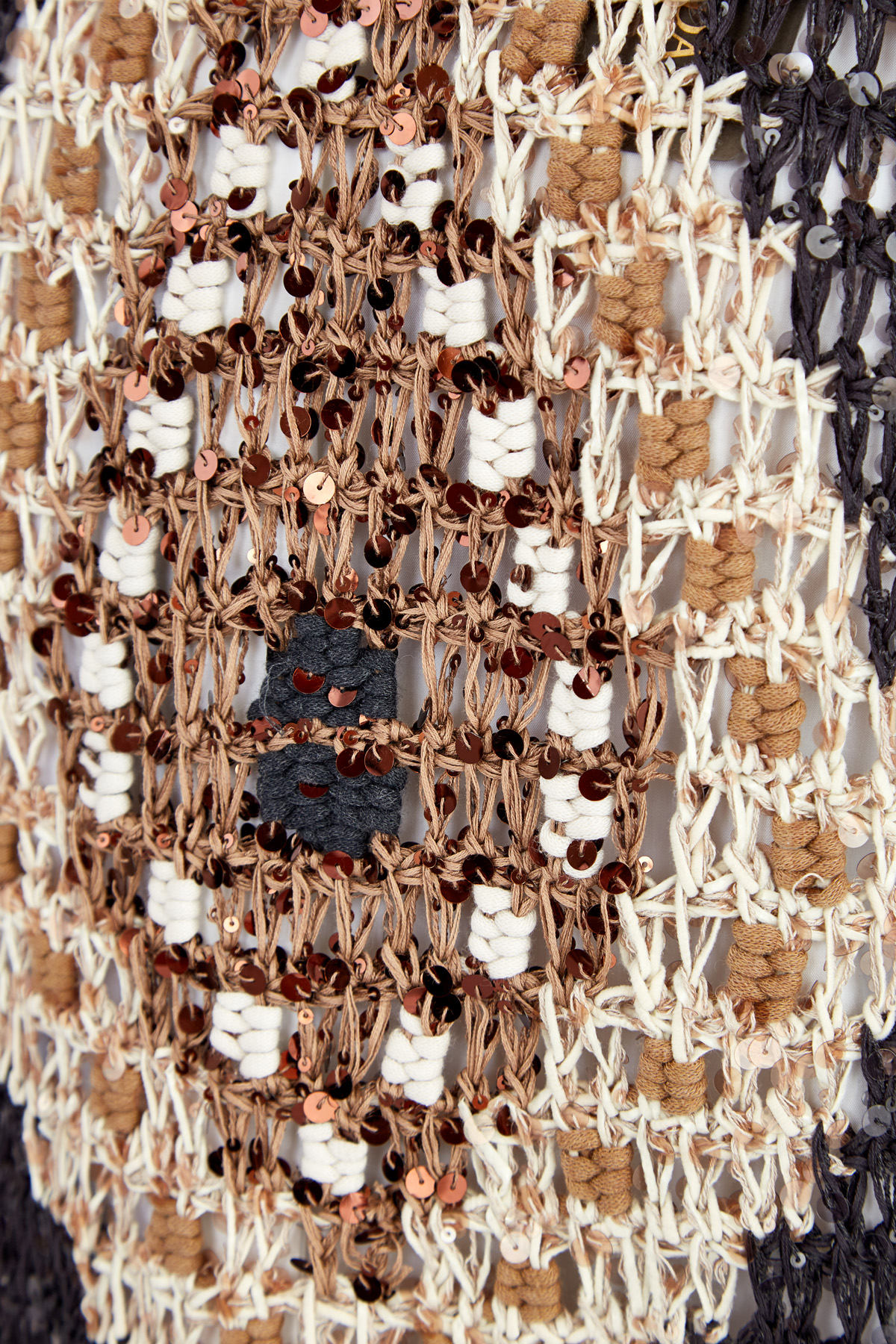 Джемпер ручной работы из хлопковой пряжи с пайетками и интарсией BRUNELLO CUCINELLI, цвет бежевый, размер 40;38;42 - фото 5