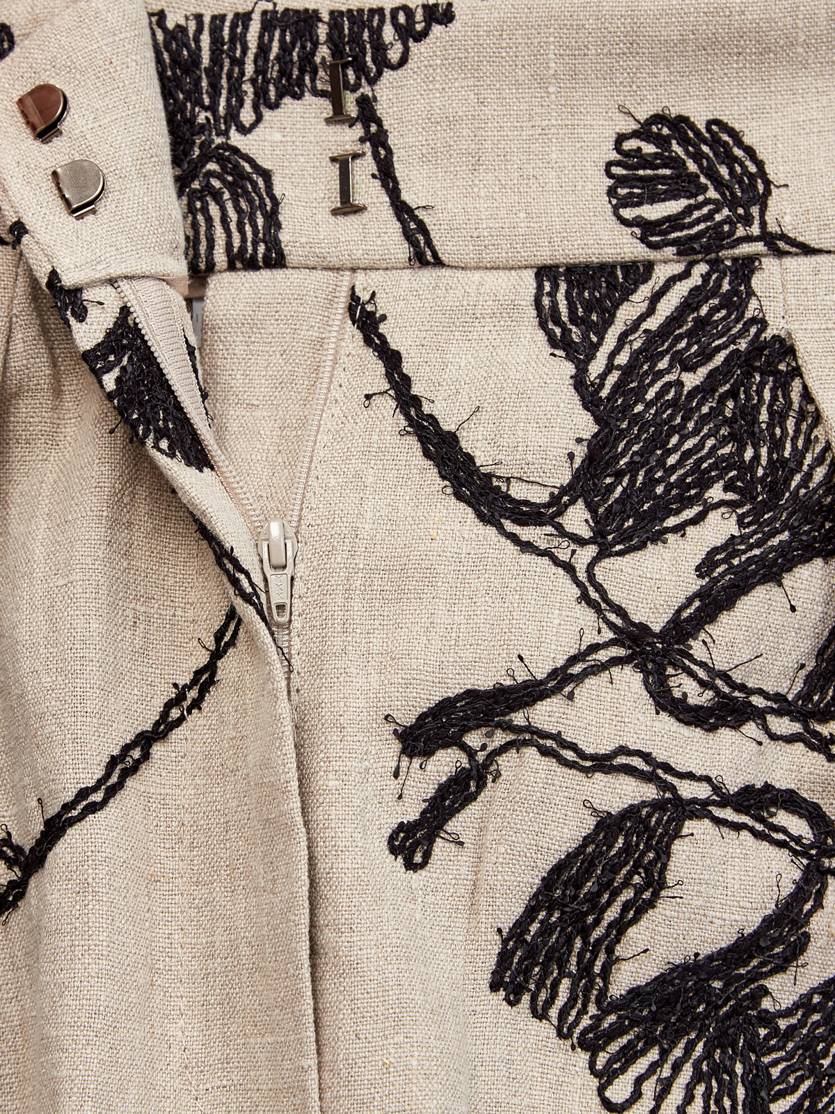 Льняные бермуды City с вышивкой ручной работы BRUNELLO CUCINELLI, цвет бежевый, размер 38;44 - фото 6