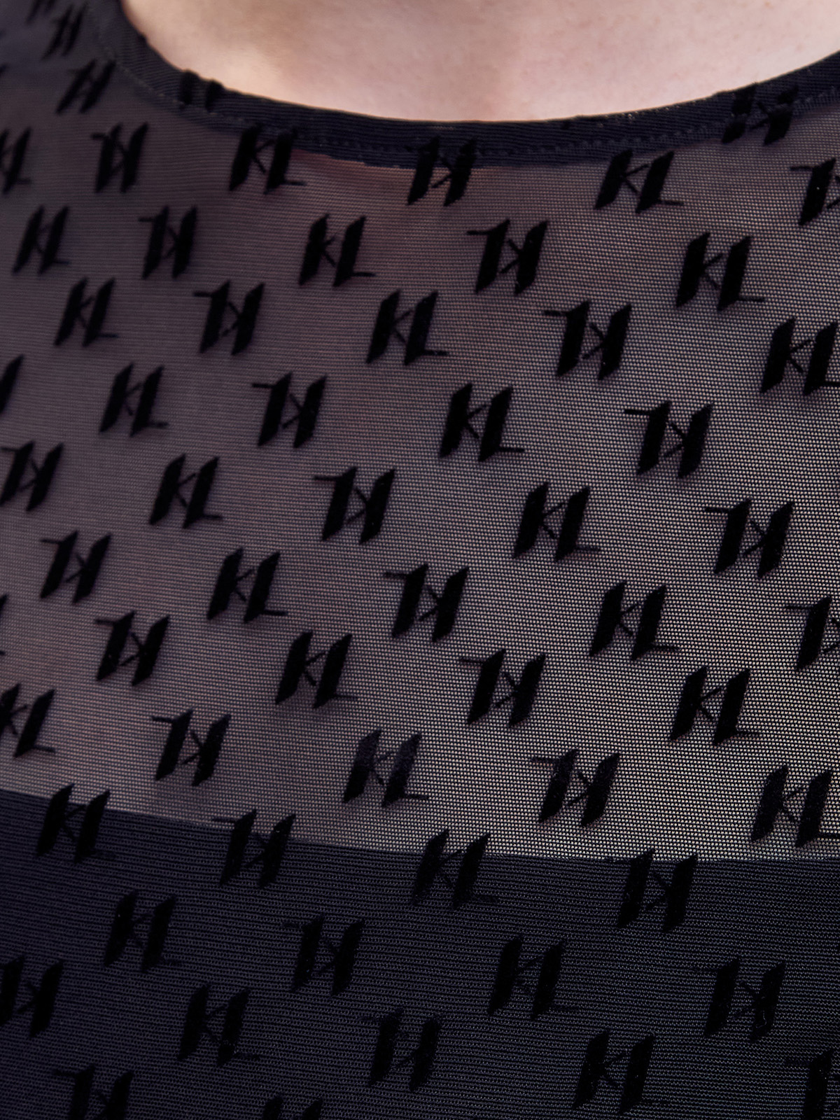 Лонгслив из полупрозрачного джерси с декором K/Monogram KARL LAGERFELD, цвет черный, размер 40;42;46 Лонгслив из полупрозрачного джерси с декором K/Monogram - фото 5